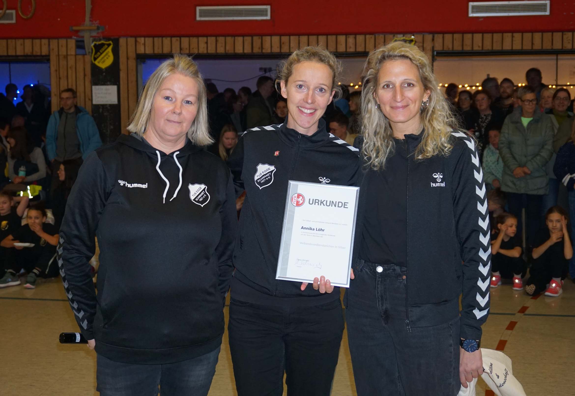 Schauturnen 2025 - Ehrung Annika Löhr
